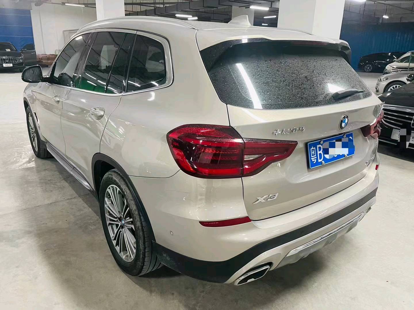 广州19年宝马X36