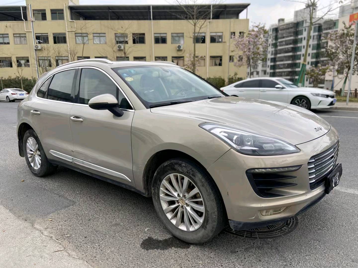 广州17年众泰SR93