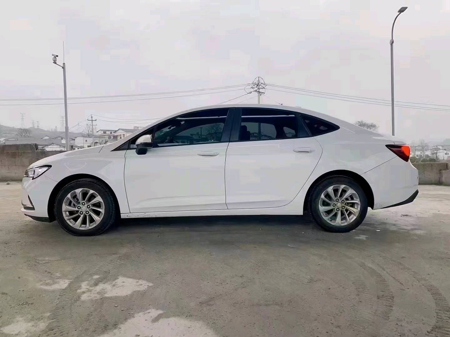 宜昌20年别克威朗2