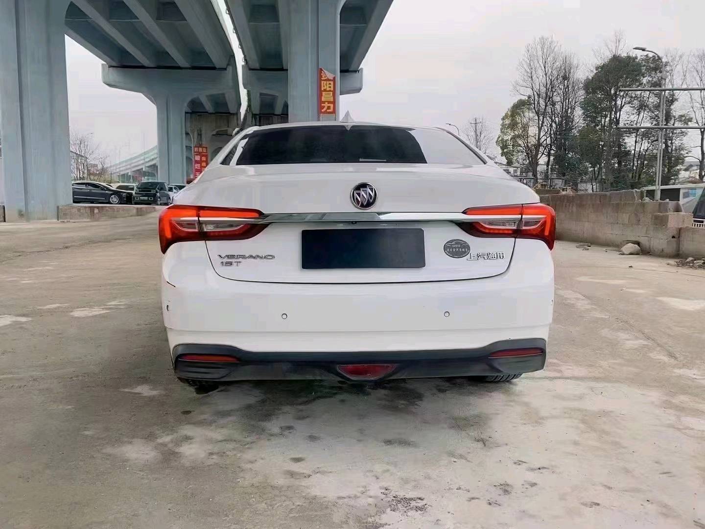 宜昌20年别克威朗5