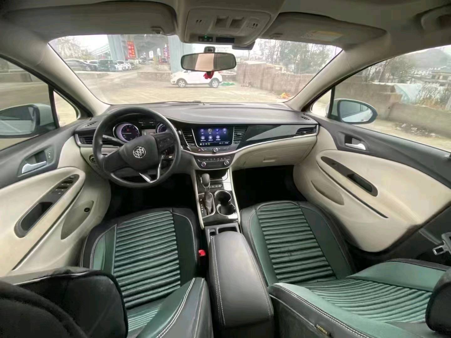 宜昌20年别克威朗9