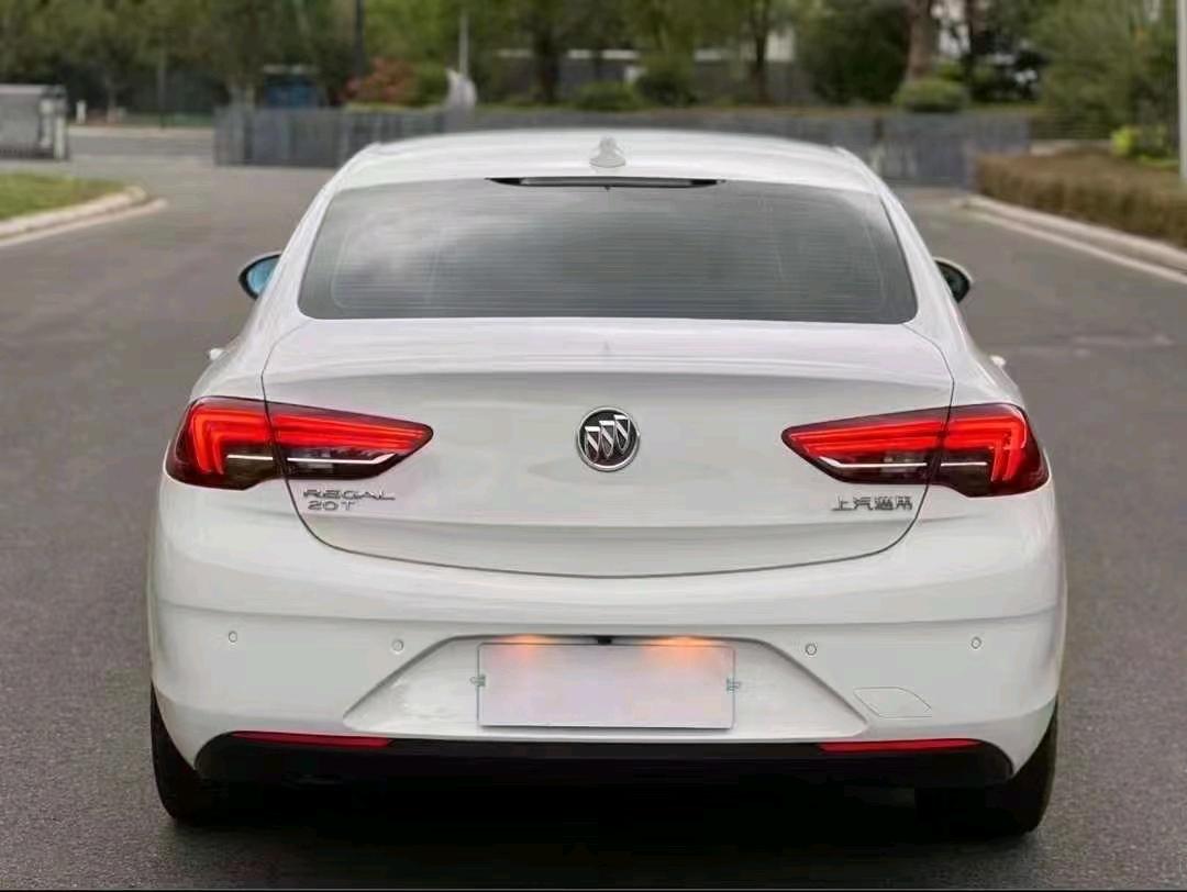 珠海18年别克君威7