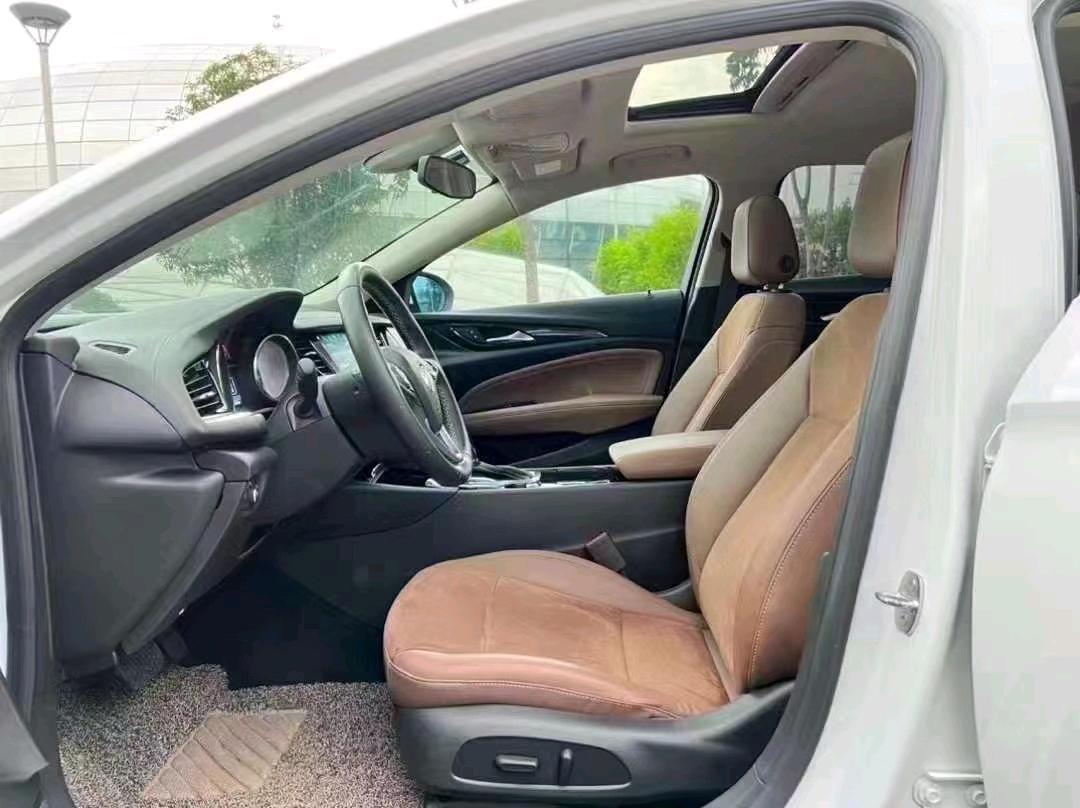 珠海18年别克君威8