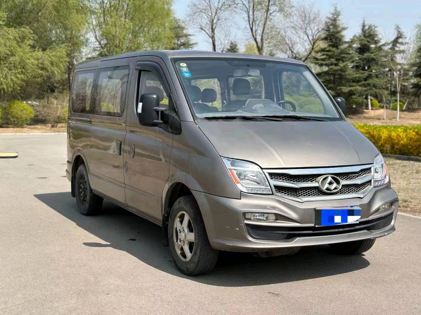 东营17年大通V802