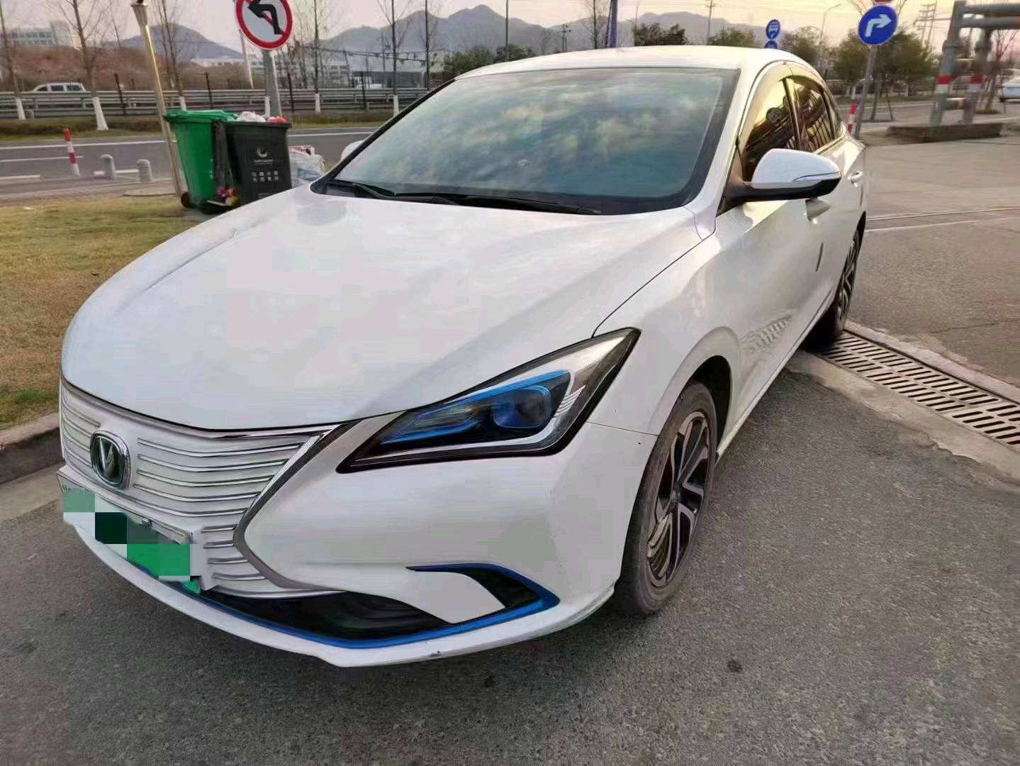 唐山19年長安汽車逸動1