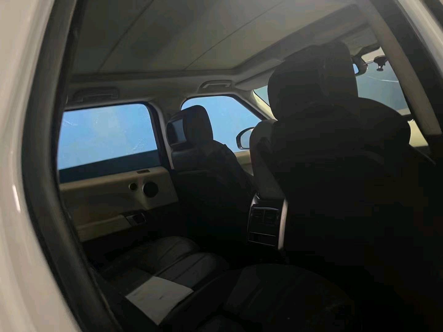 重庆16年路虎揽胜运动6