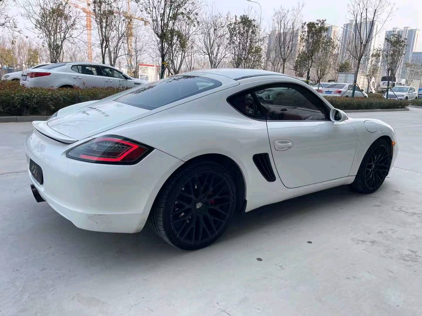 济宁08年保时捷卡曼8