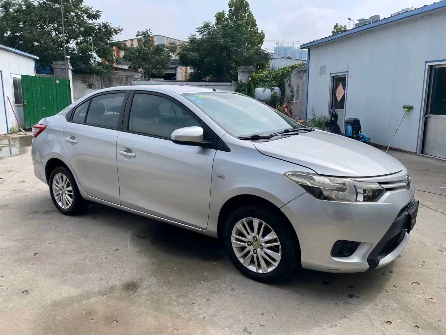 济宁14年丰田威驰2