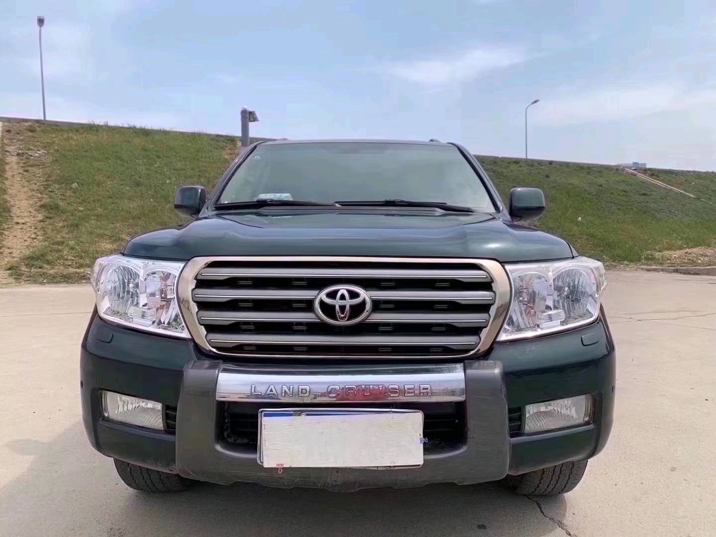 济宁10年丰田兰德酷路泽1