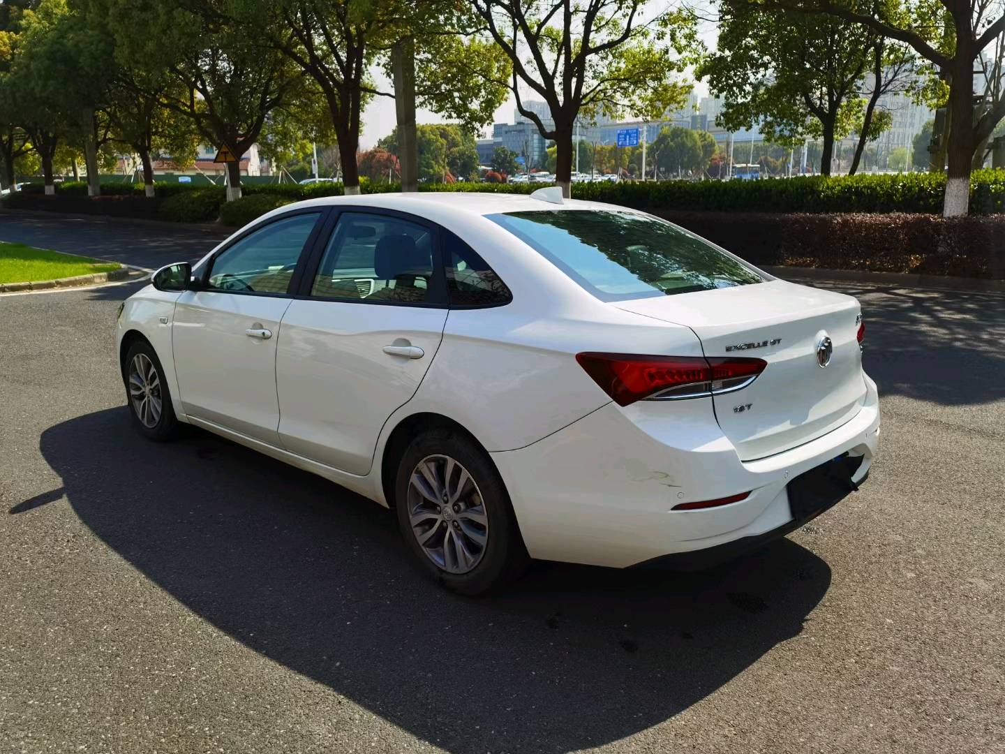 苏州18年别克英朗8