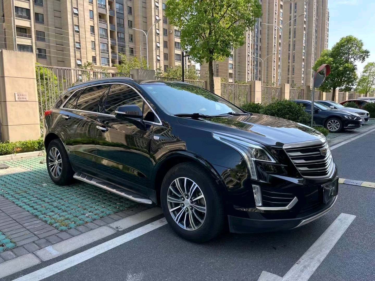 苏州17年凯迪拉克XT52