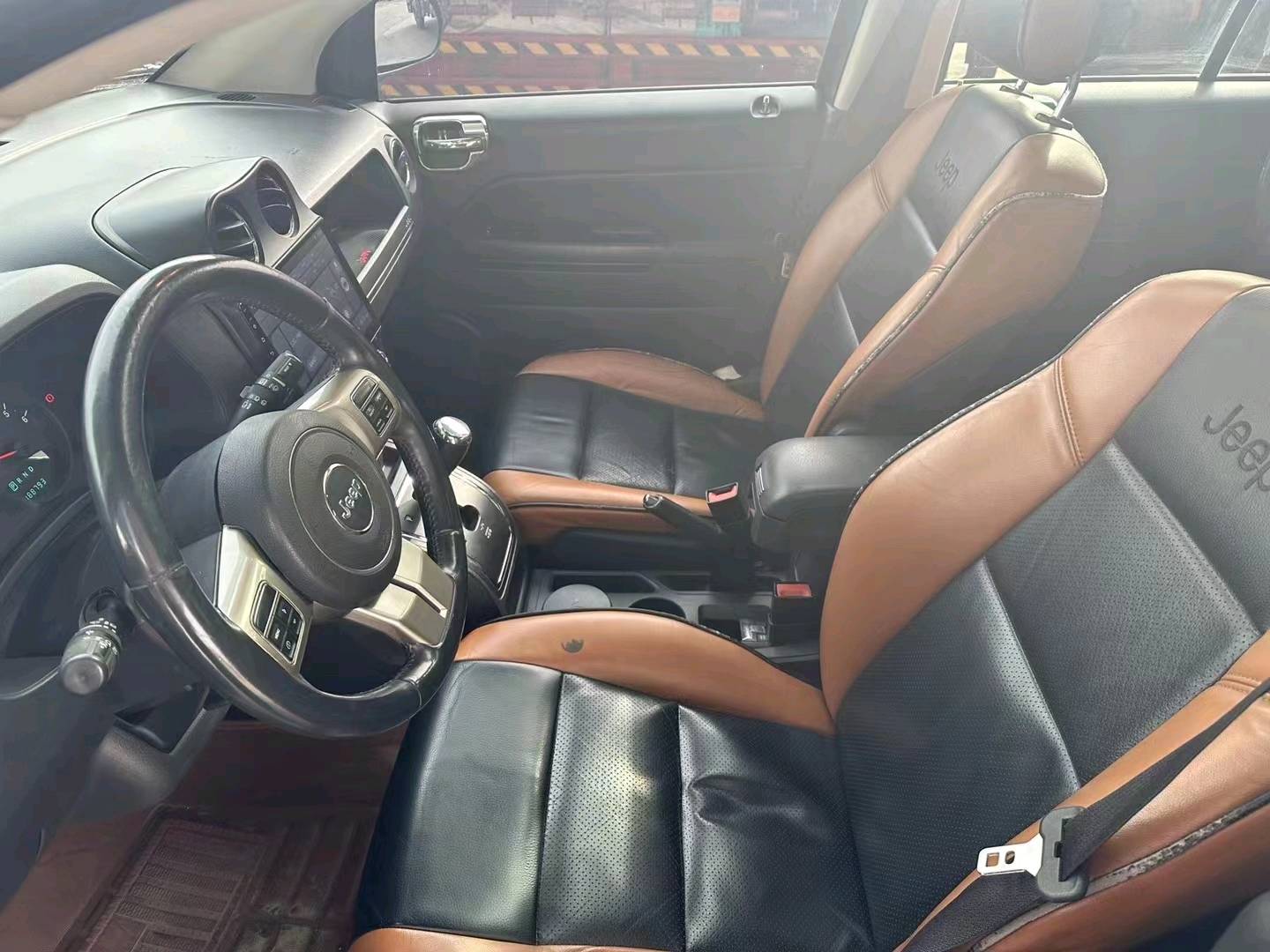 保定12年Jeep指南者4