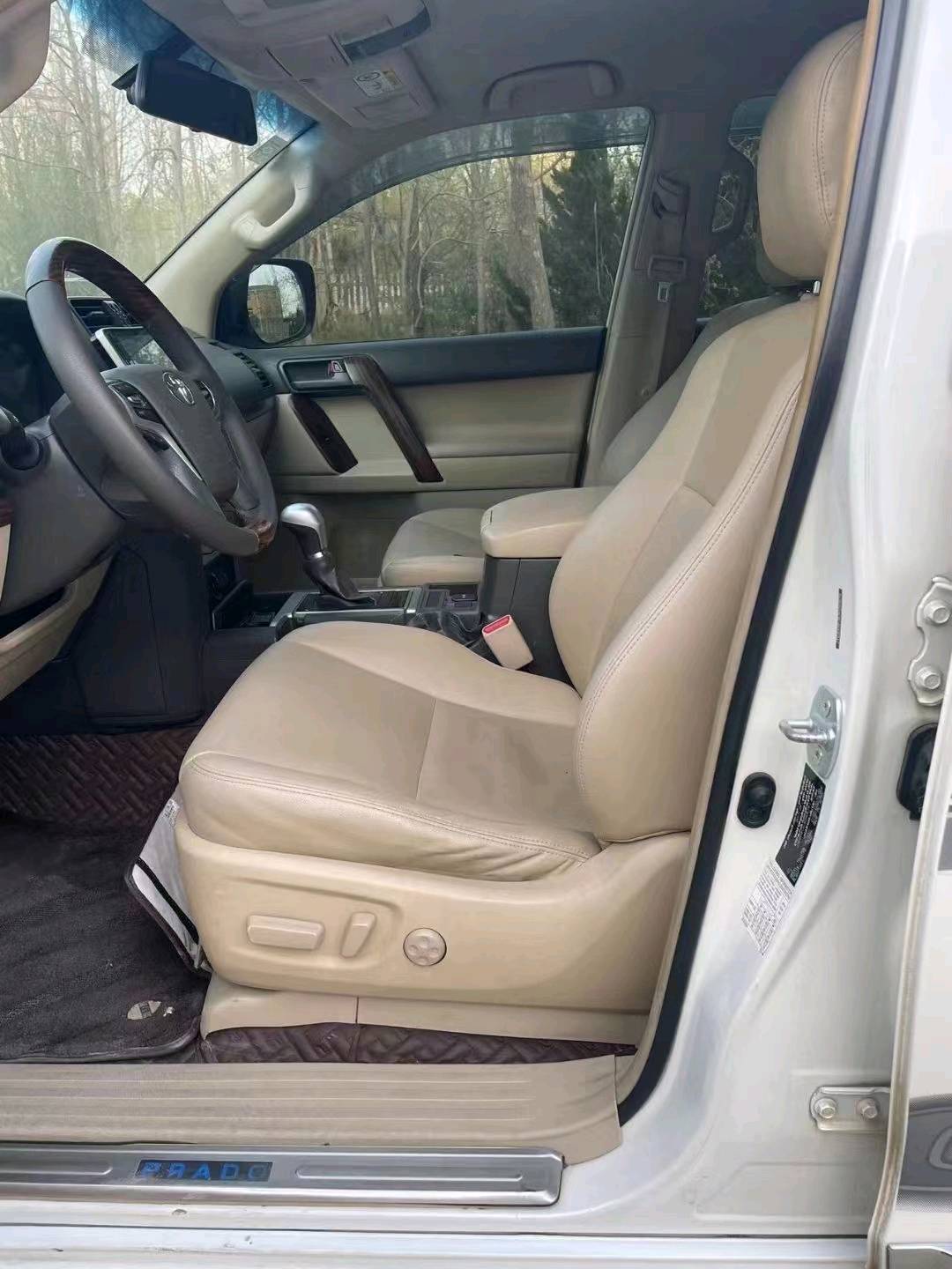 济南18年丰田普拉多4