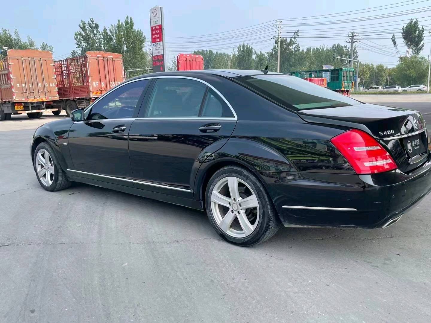 保定10年奔驰S8
