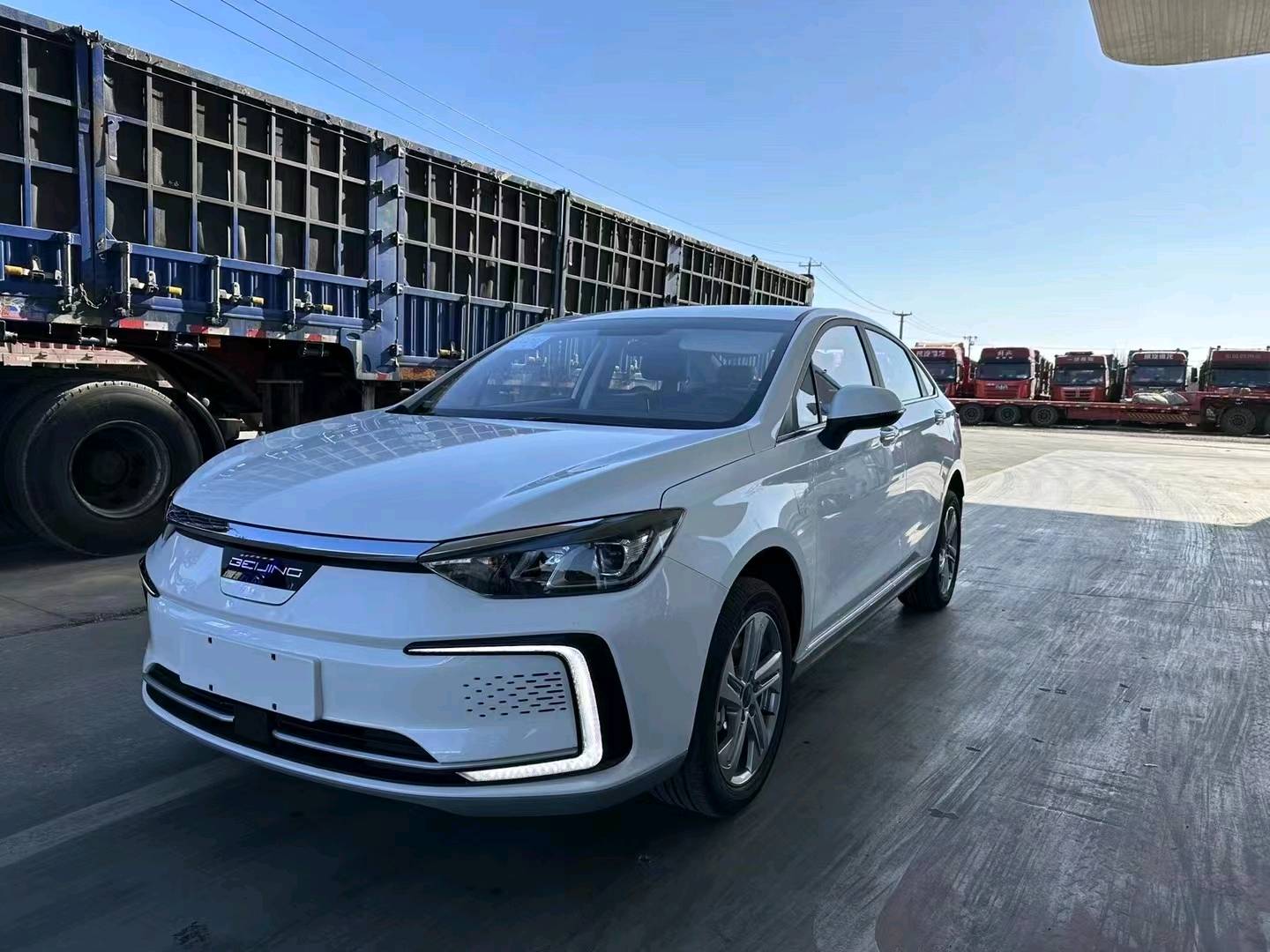 保定22年北汽新能源EU系列3