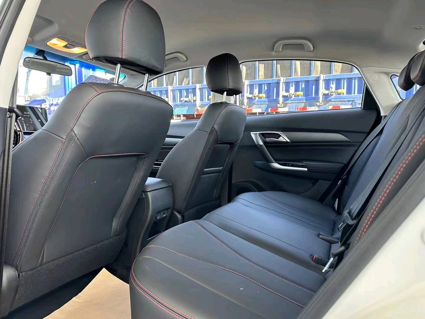 保定22年北汽新能源EU系列6