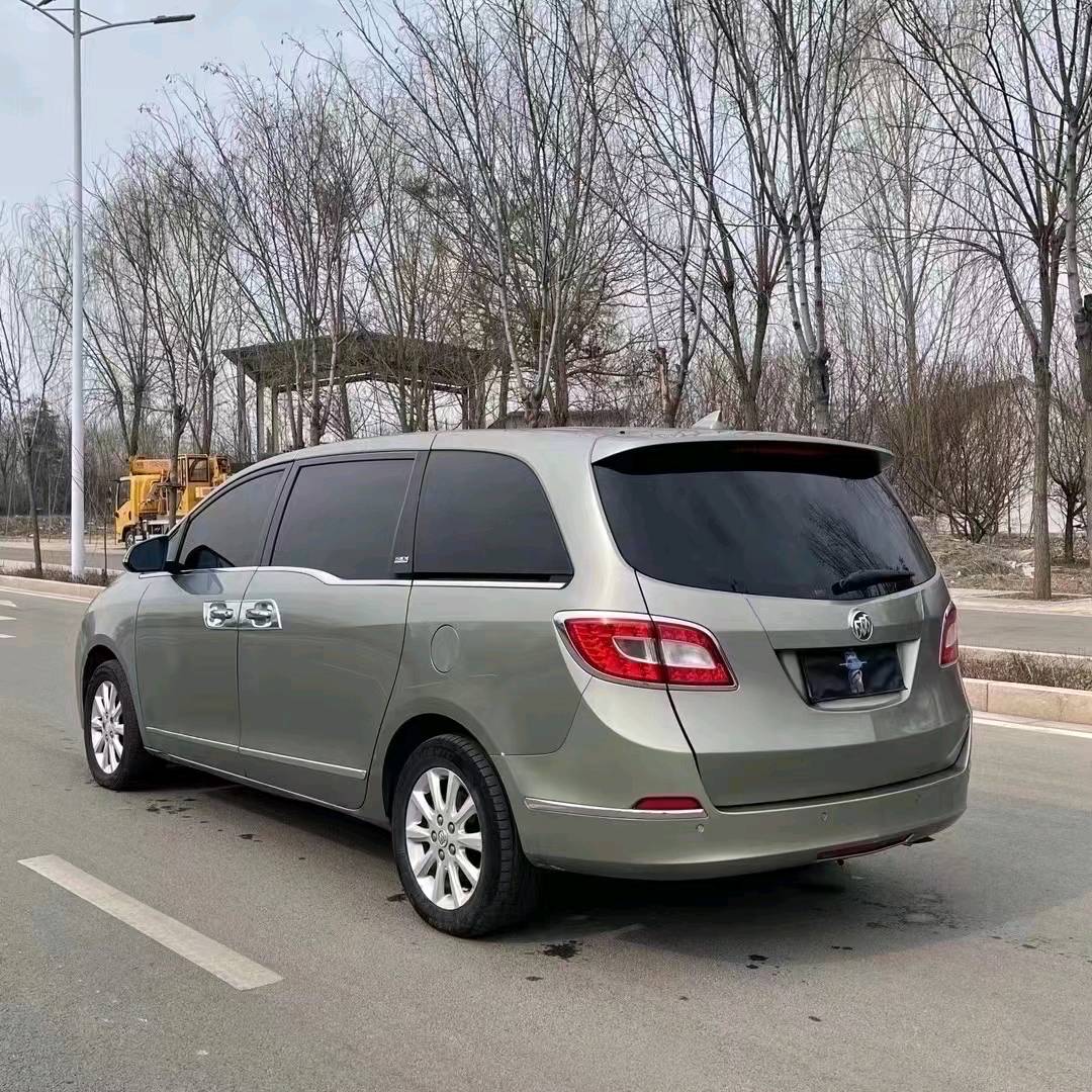 青岛12年别克GL85