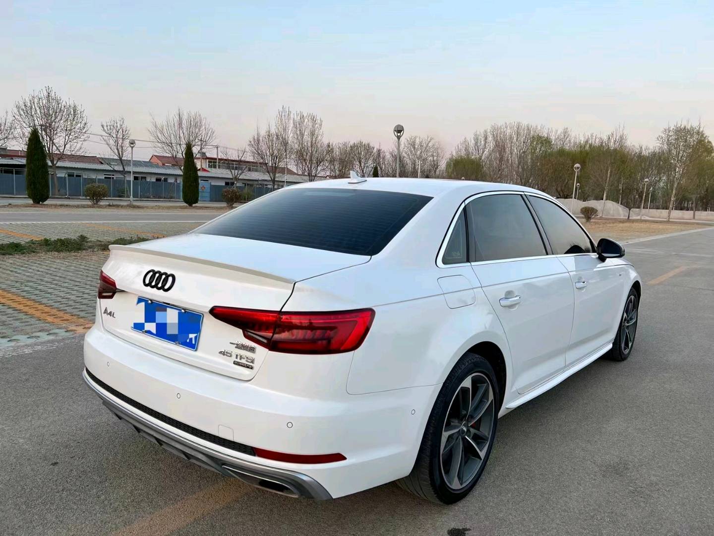 青岛19年奥迪A4L5