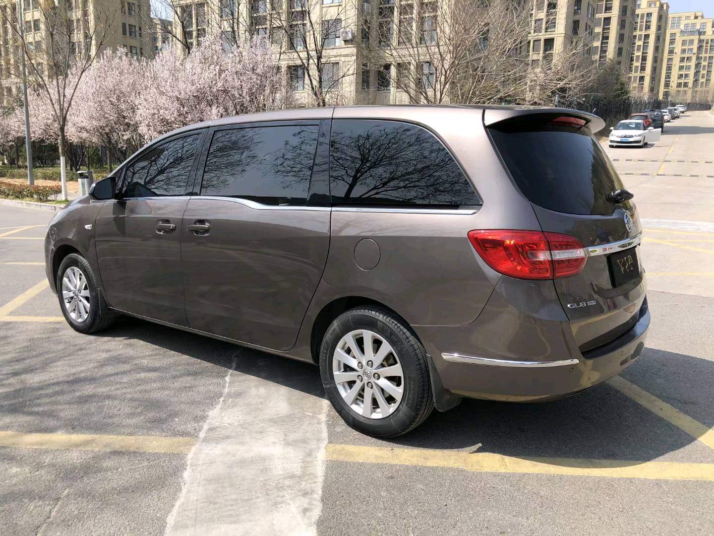 青岛17年别克GL88