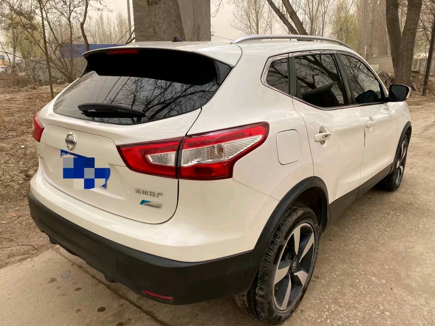 保定18年日产逍客7