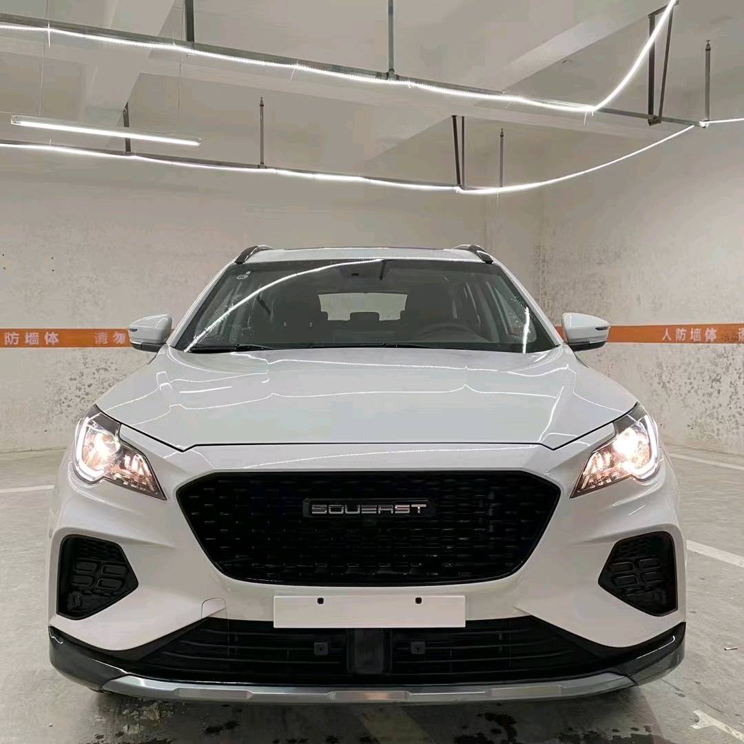 成都23年东南汽车DX概念车1