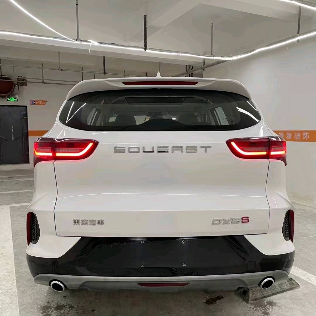 成都23年东南汽车DX概念车4