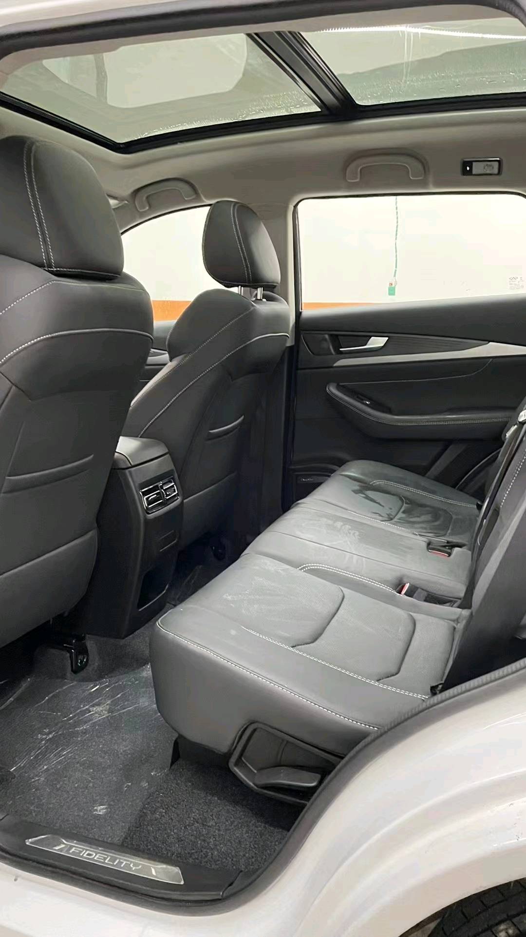 成都23年东南汽车DX概念车9