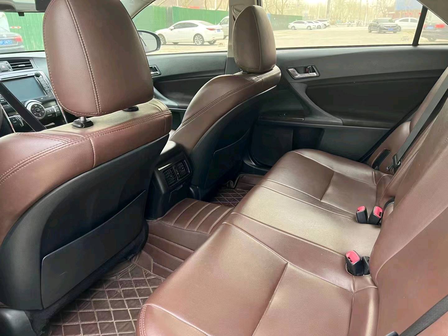 济南14年丰田锐志7