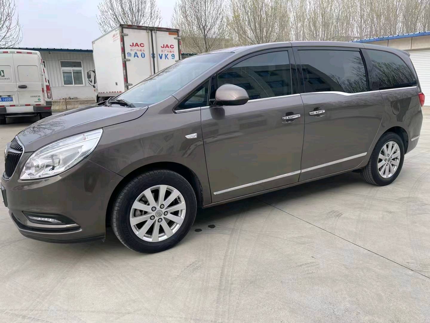 青岛18年别克GL82