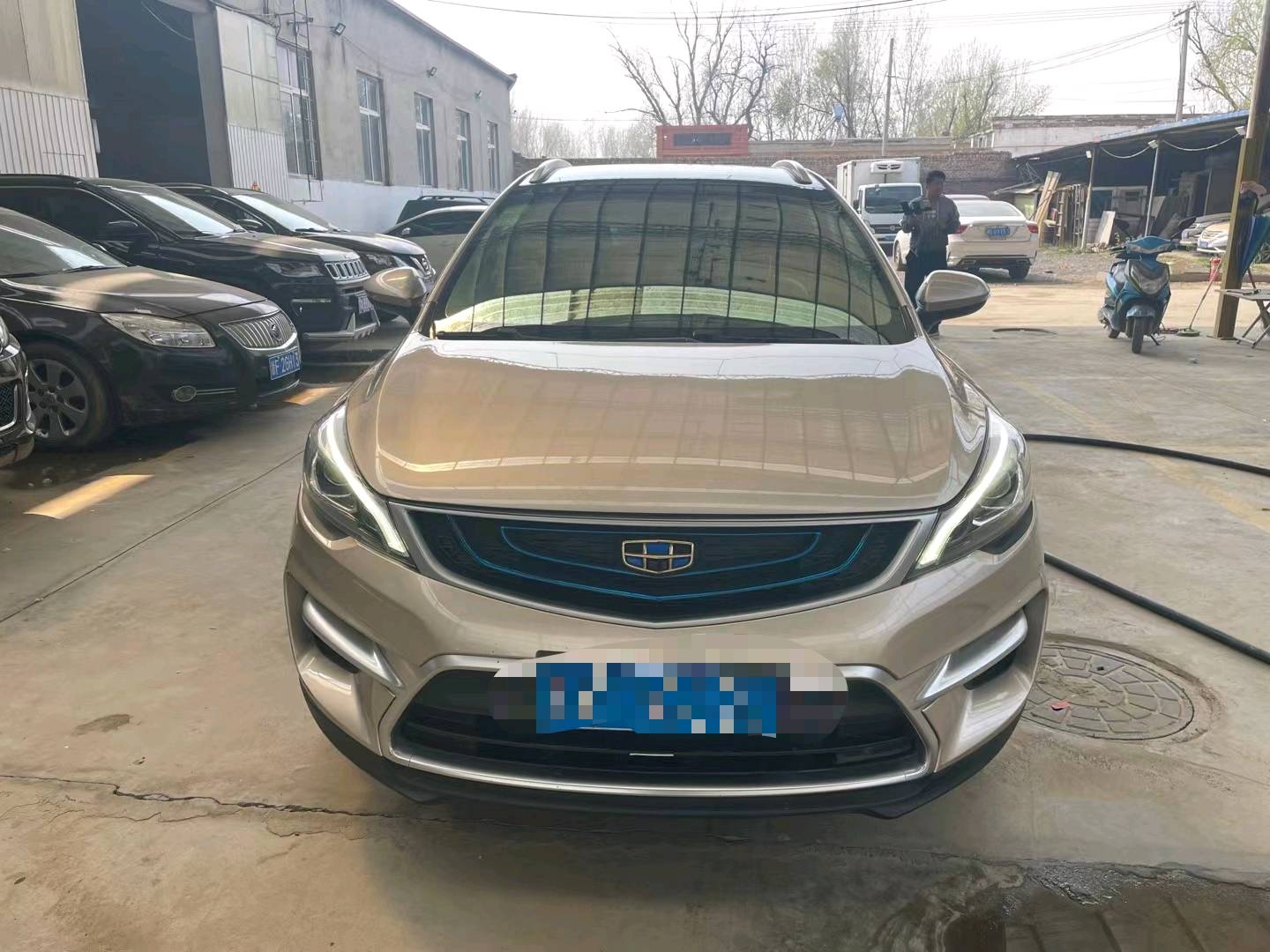 保定17年吉利帝豪GS1