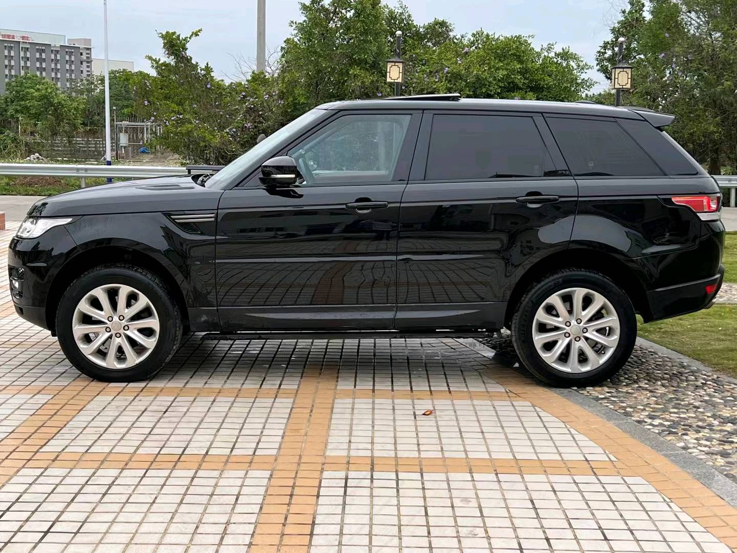 汕头16年路虎揽胜运动3