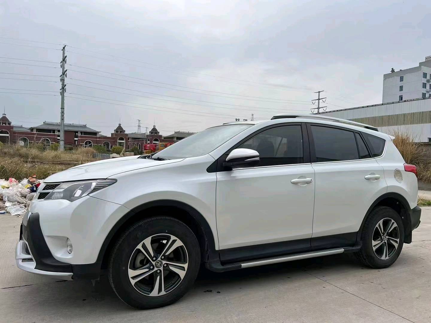 宜昌15年丰田RAV44