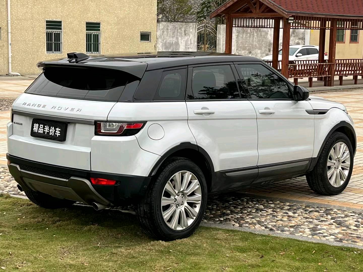 汕头18年路虎极光8