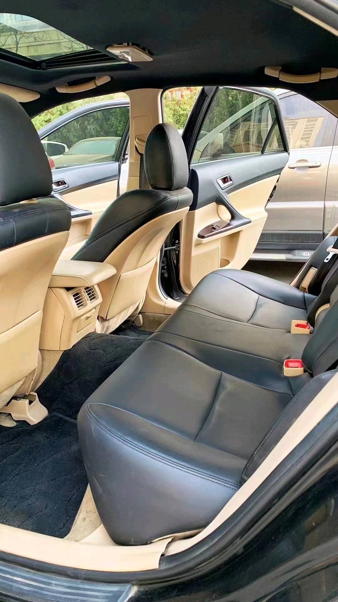 廊坊12年丰田锐志5