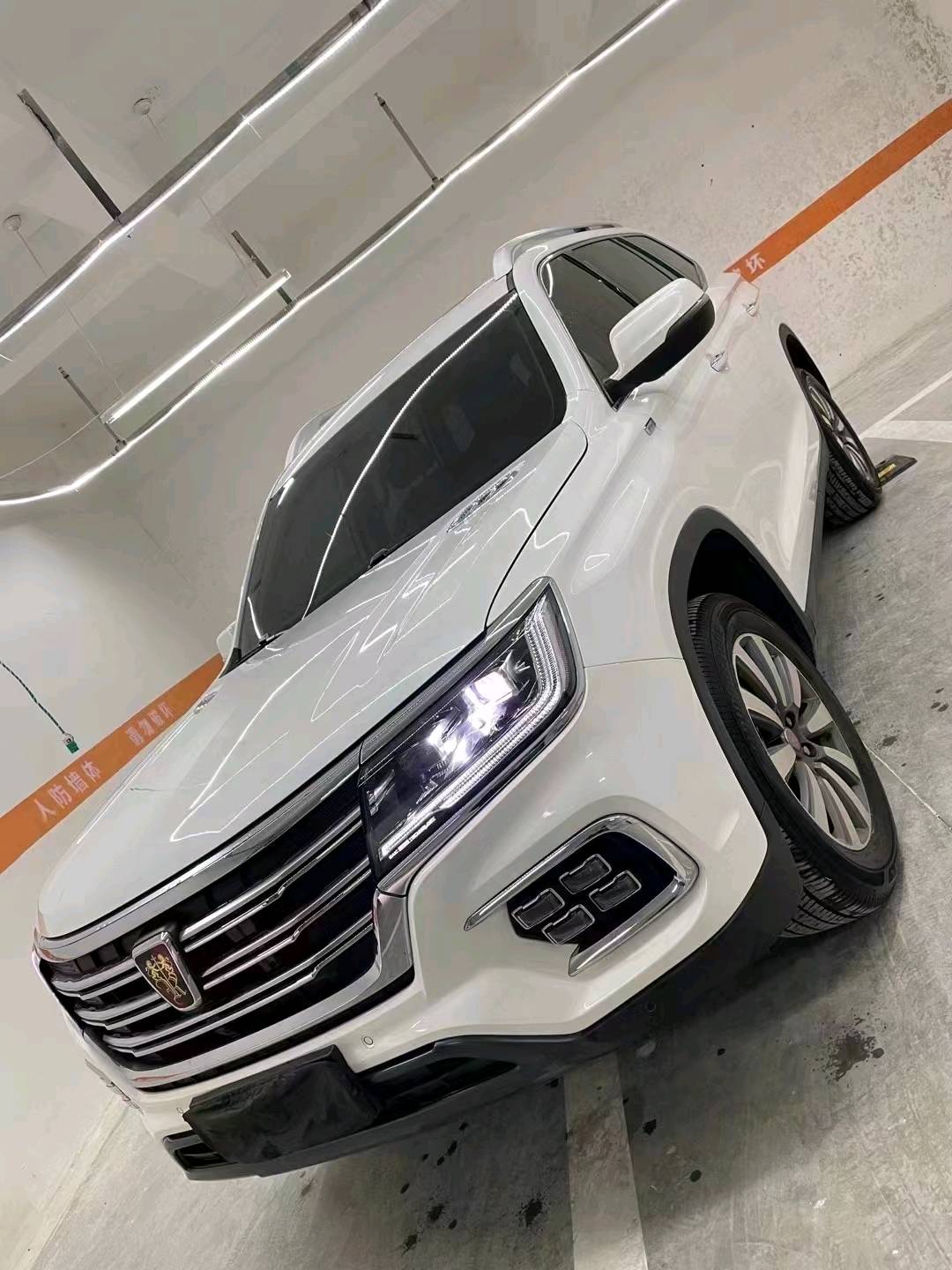 成都22年榮威RX82