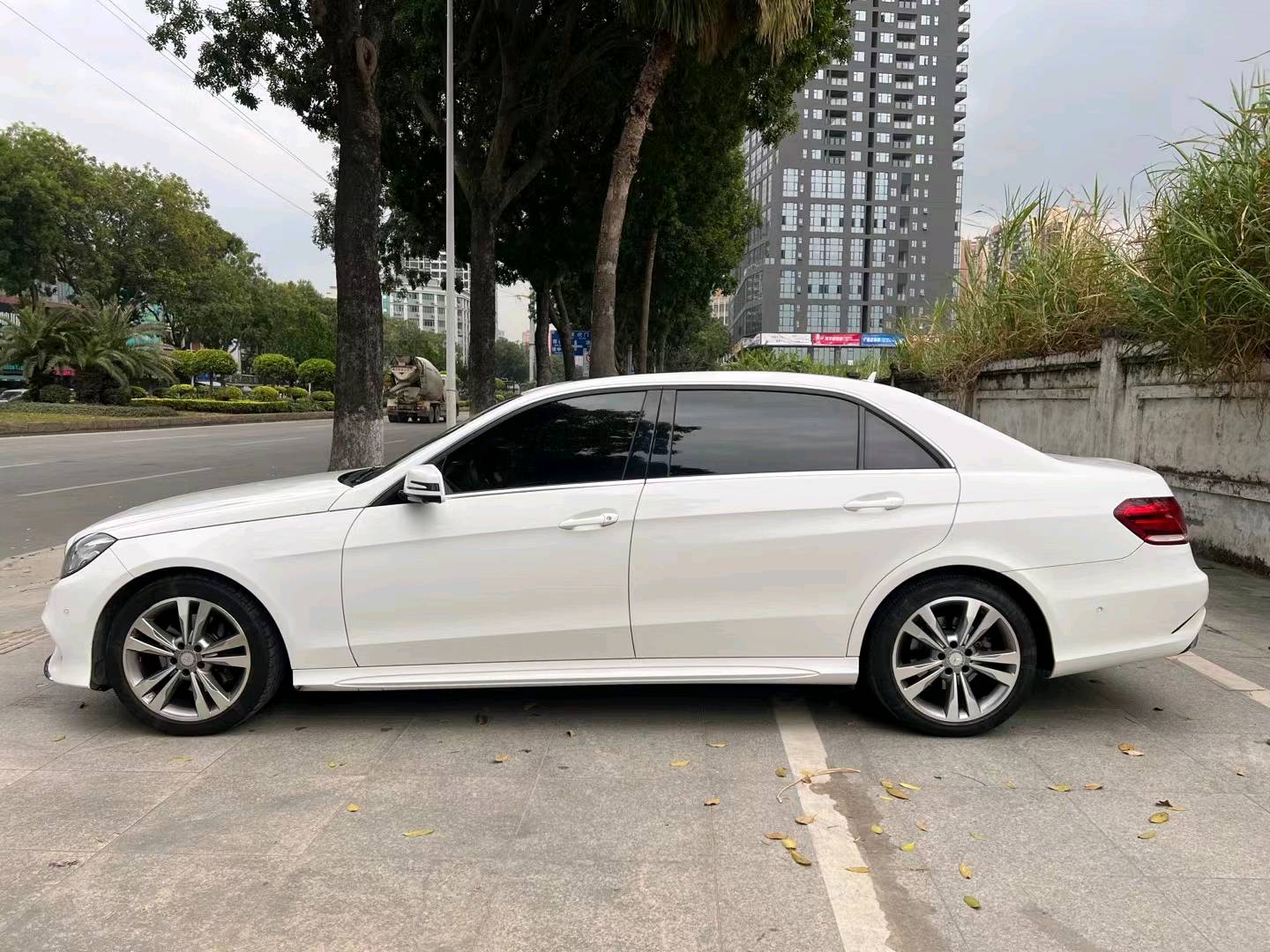 东莞14年奔驰E7