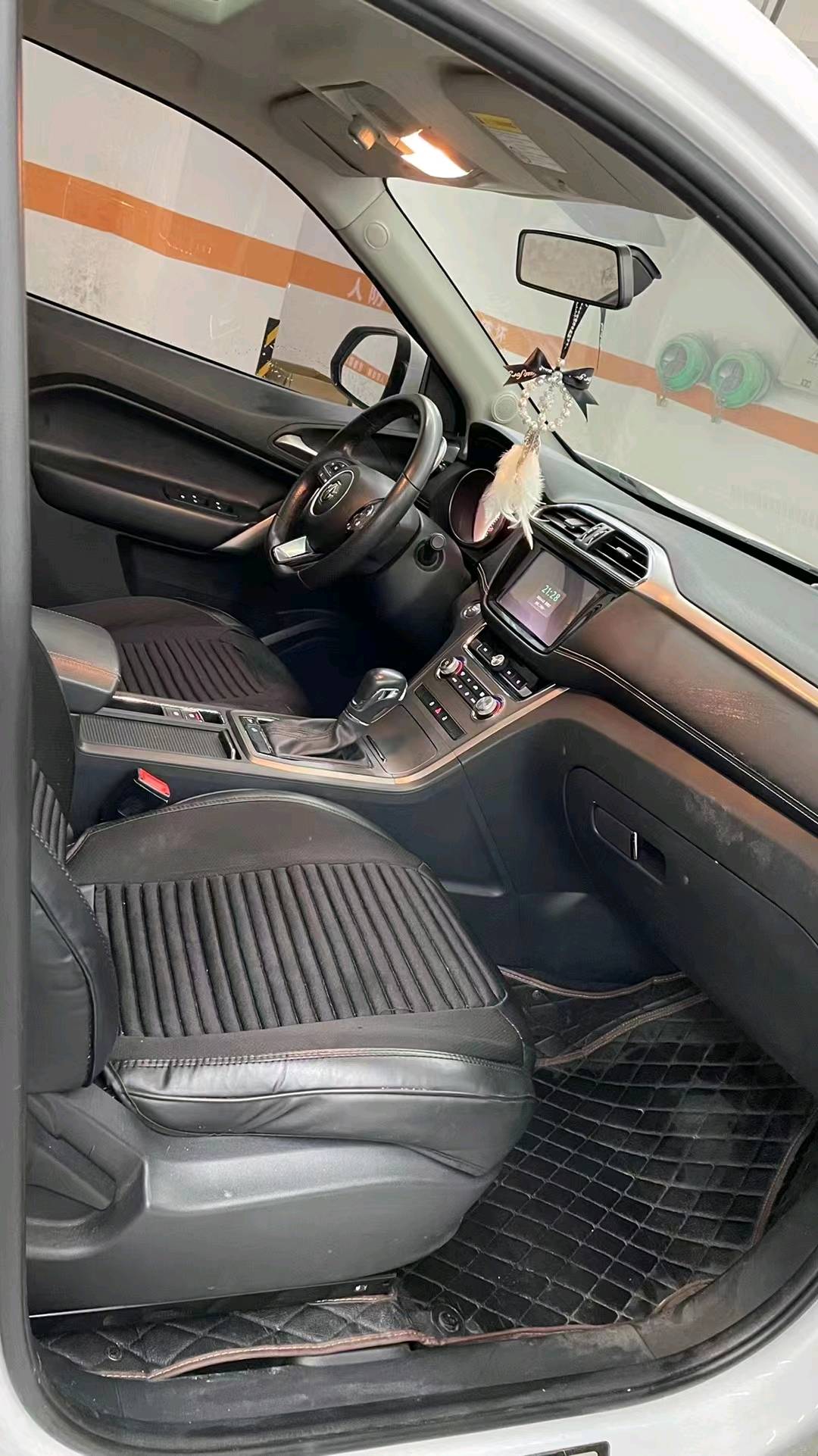 成都19年名爵锐腾8