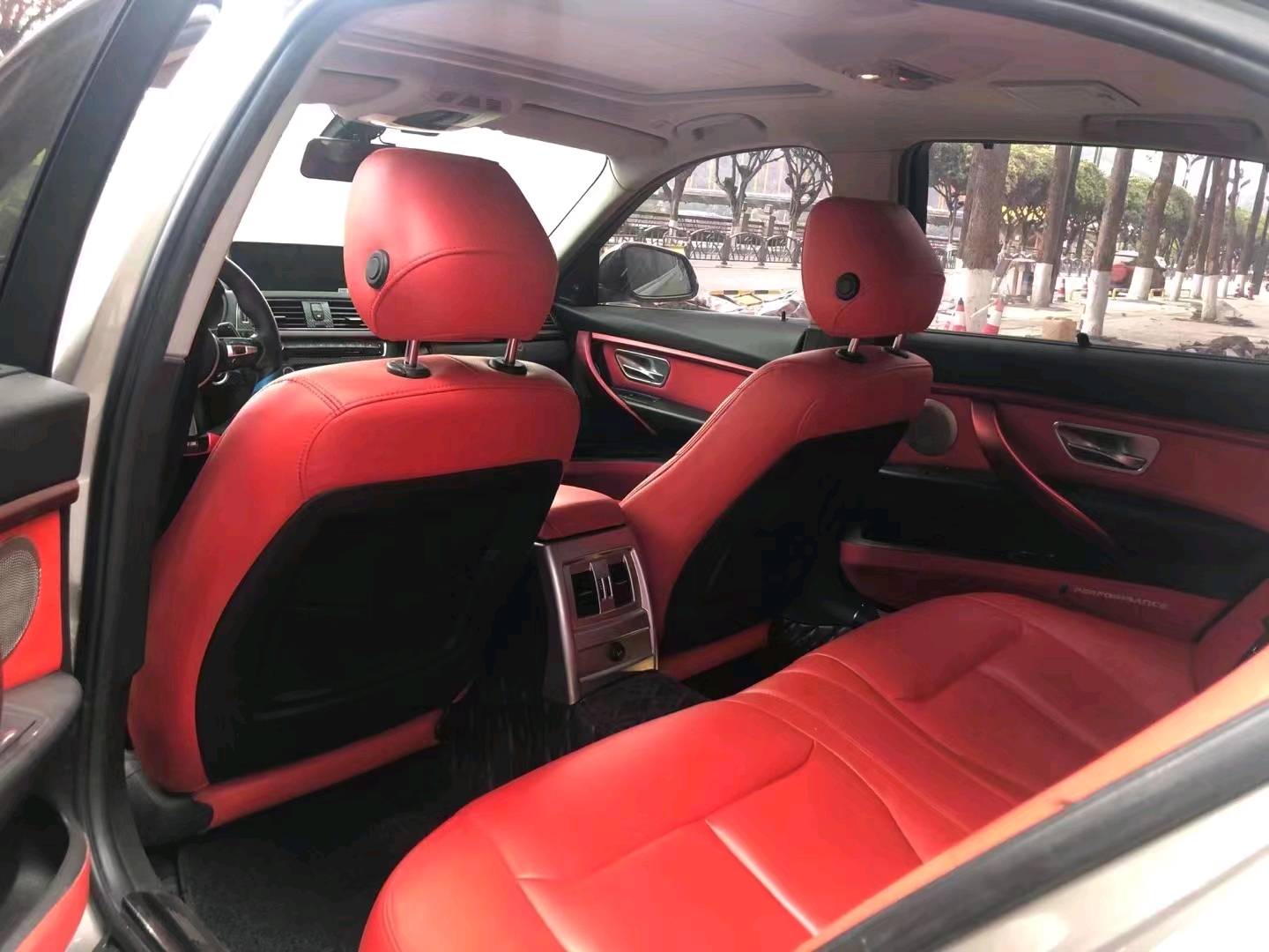 成都16年宝马3系5