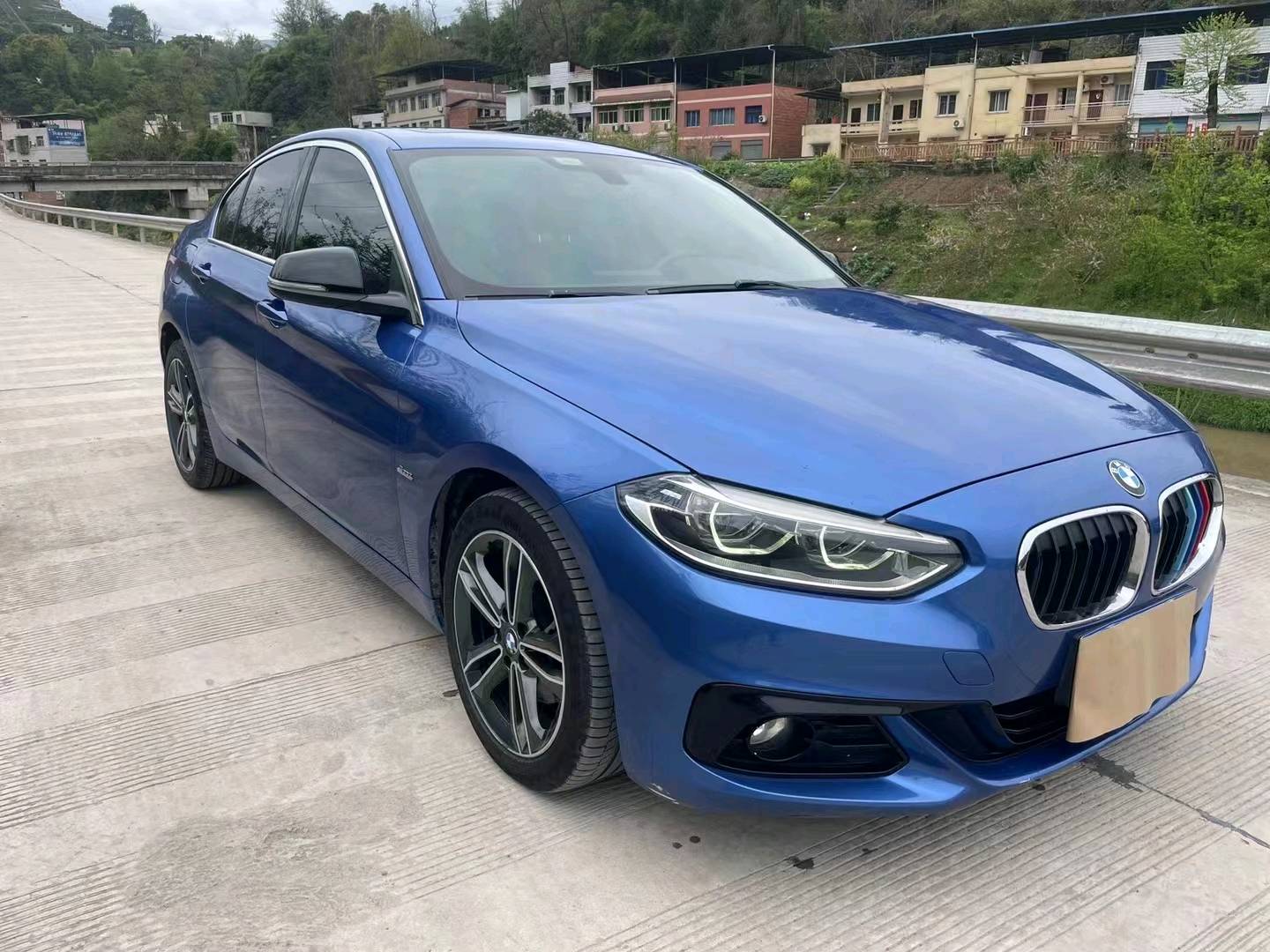 重庆18年宝马1系6