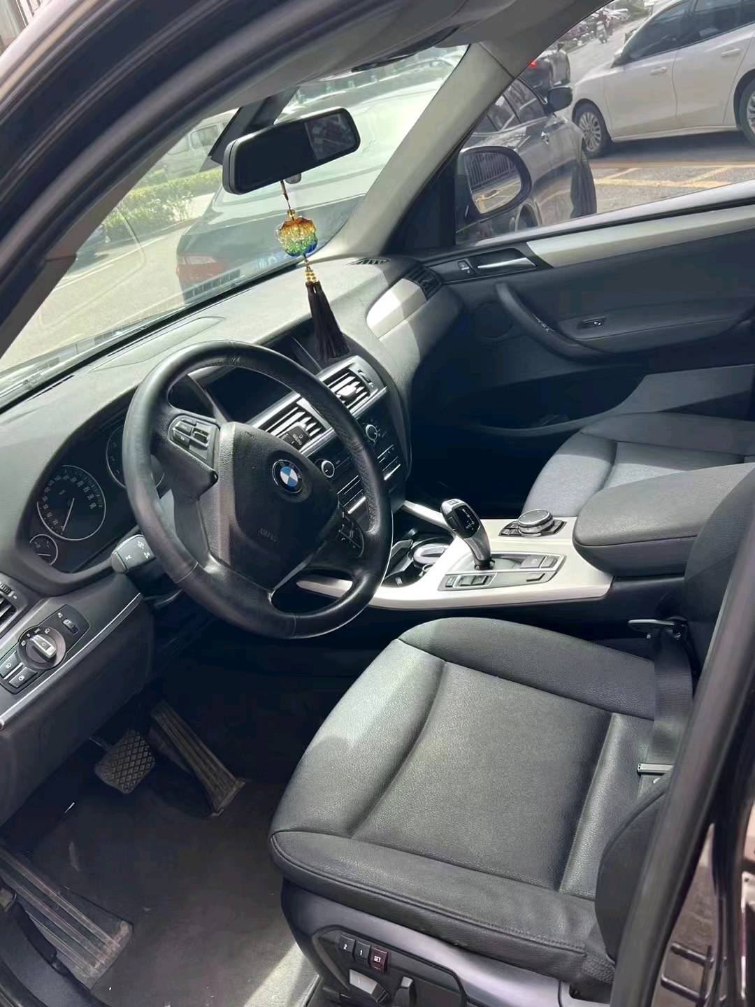 济宁17年宝马X36