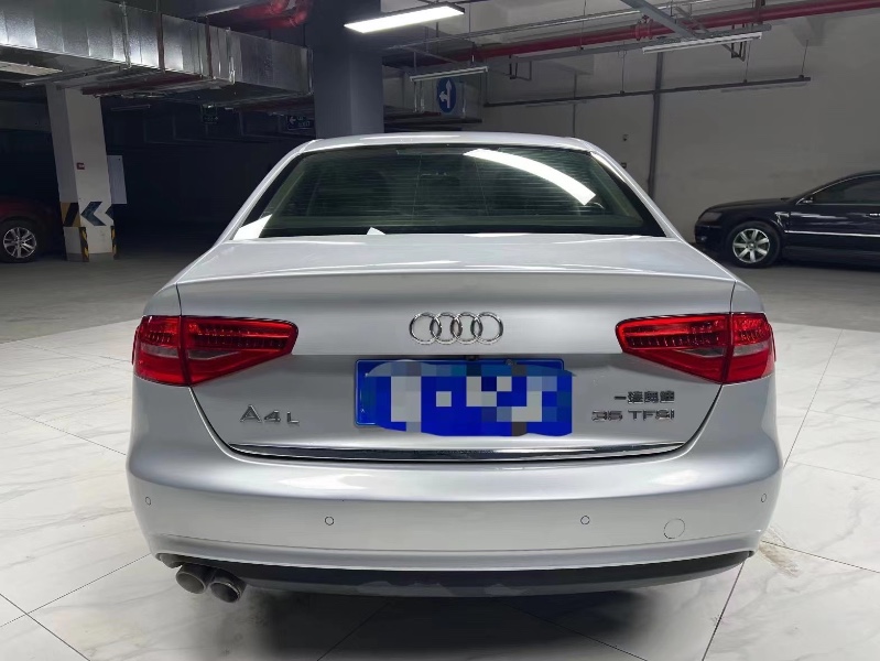 成都15年奥迪A4L4
