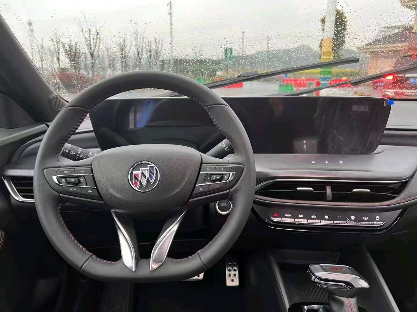 重庆23年别克威朗5