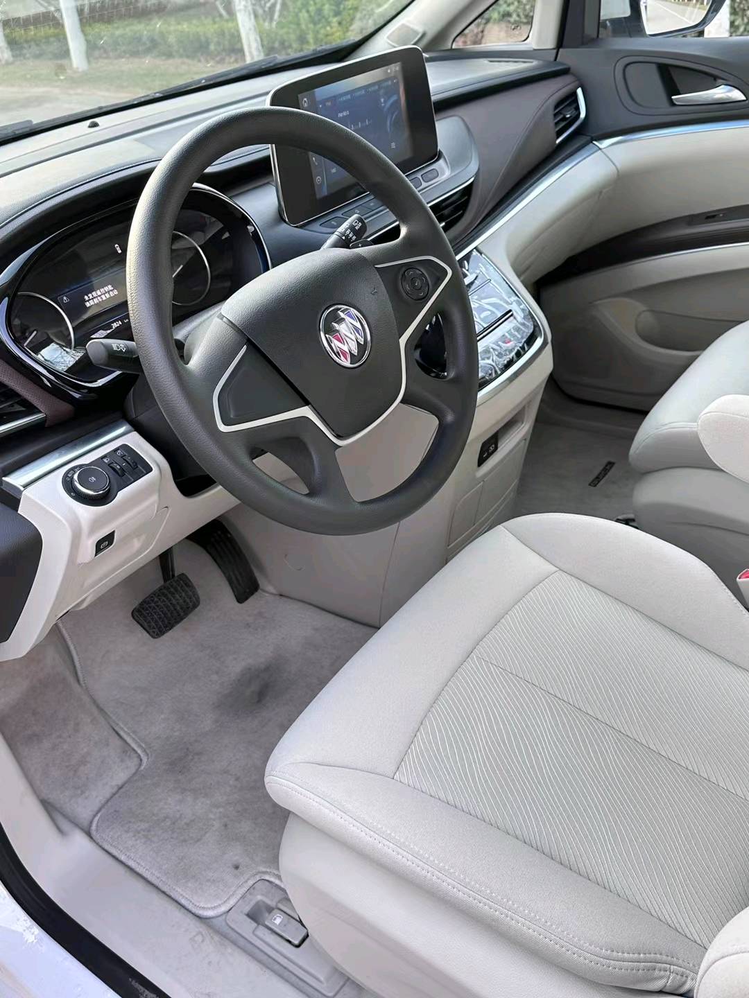 徐州21年别克GL86