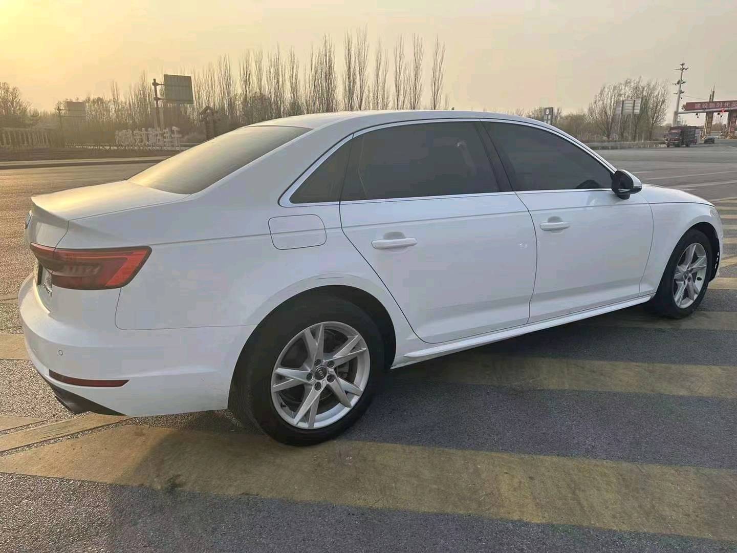 石家庄17年奥迪A4L8