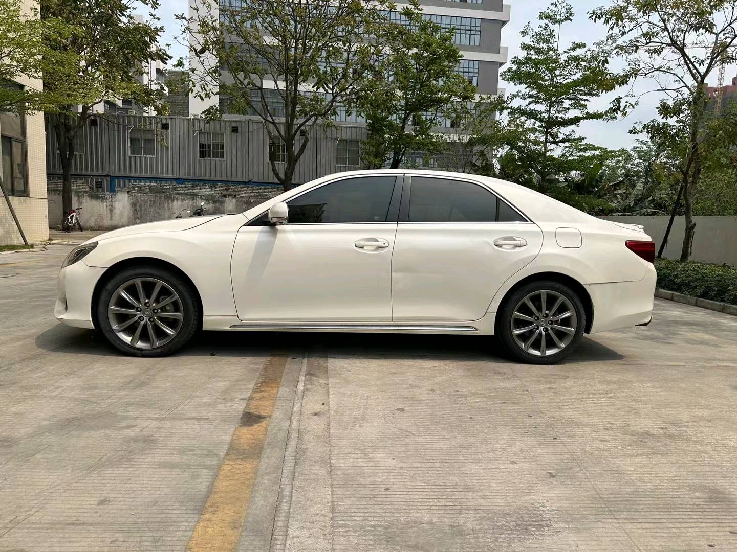 佛山15年丰田锐志8