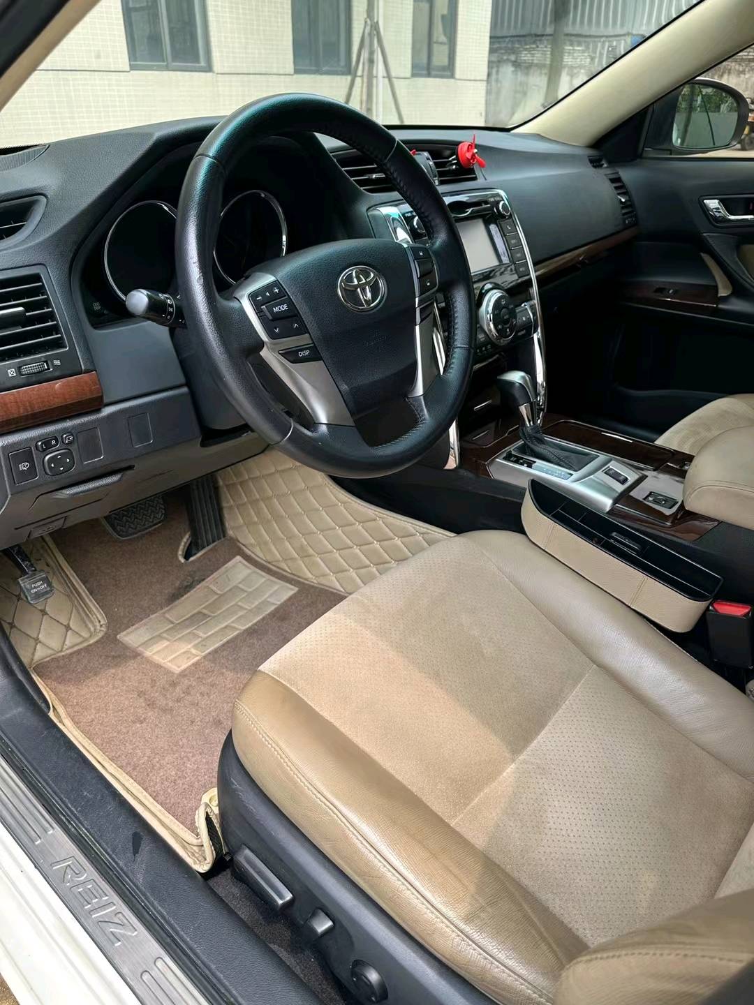 佛山15年丰田锐志7