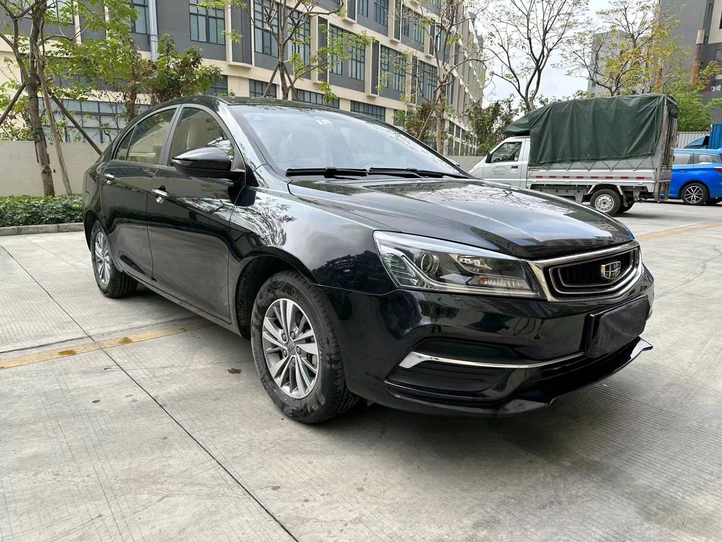 佛山19年吉利帝豪2