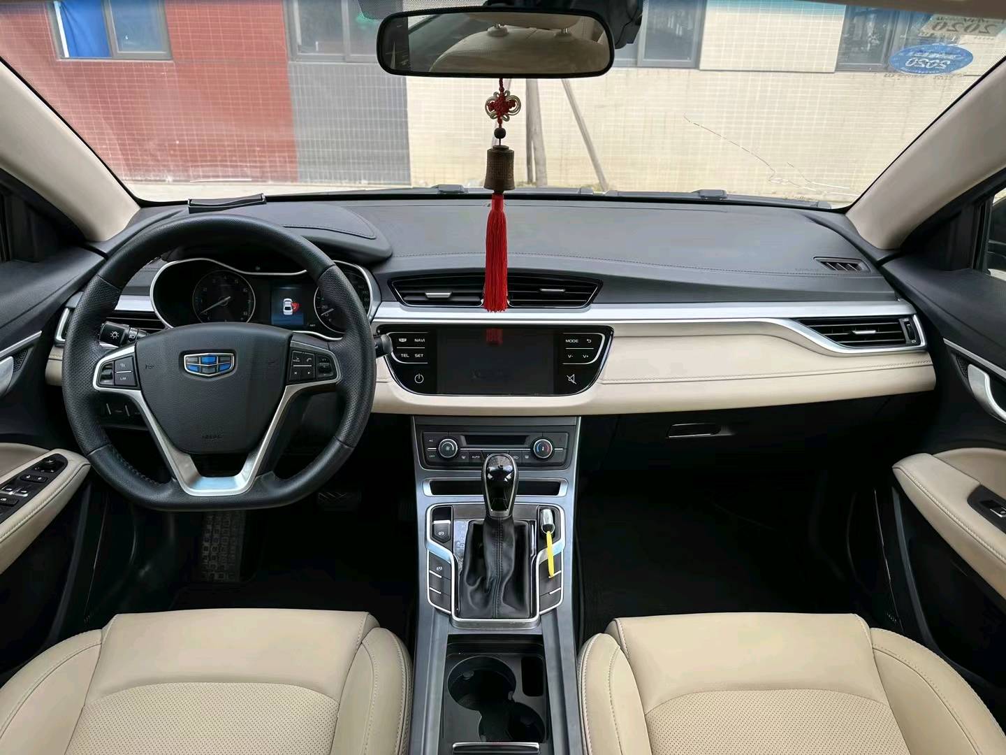 佛山19年吉利帝豪5