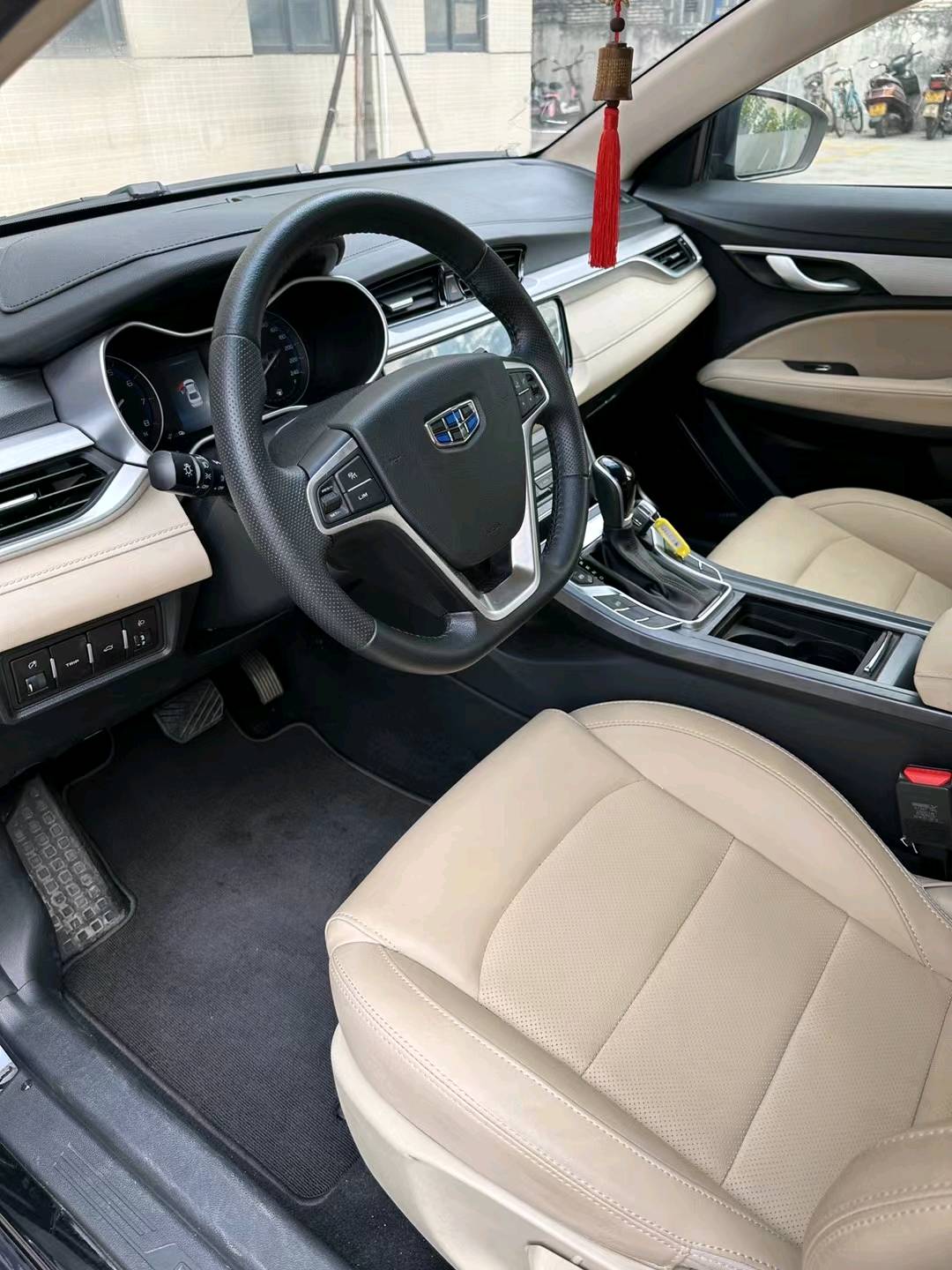 佛山19年吉利帝豪7