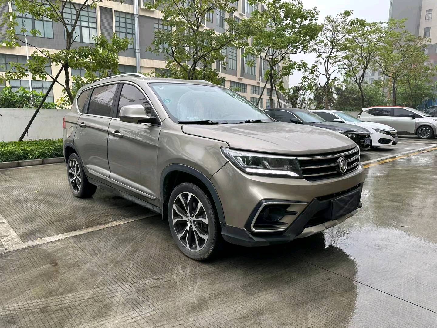 佛山17年东风景逸2